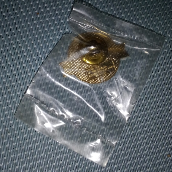 Professional Football 100th Anniversary Centennial 1892 1992 Lapel Pin - Picture 2 of 3